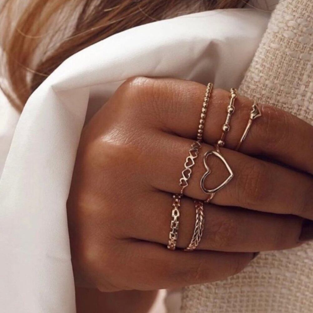 Women's Fashion 7-Piece Heart Rope Ring Set in Gold Tone